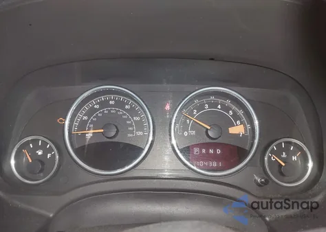 2017 Jeep Compass Latitude 4X4 z USA, uszkodzony, nr VIN 1C4NJDEB6HD104677